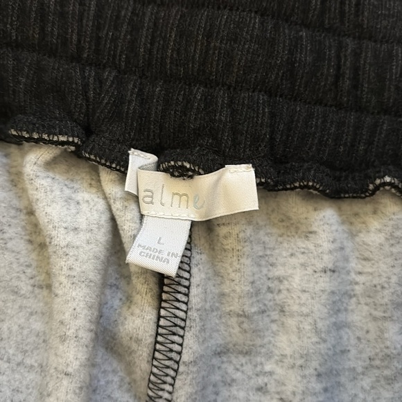 Johnny Was Calme Cozy Pull On Black Shorts size large NEW - Picture 4 of 6